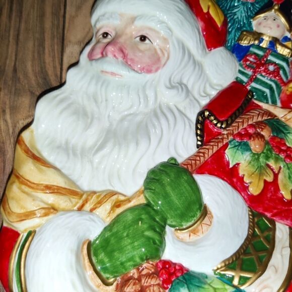 Fitz and Floyd Classics Holiday Solstice Christmas Santa Wall Decor 9" x 9" - Picture 4 of 7